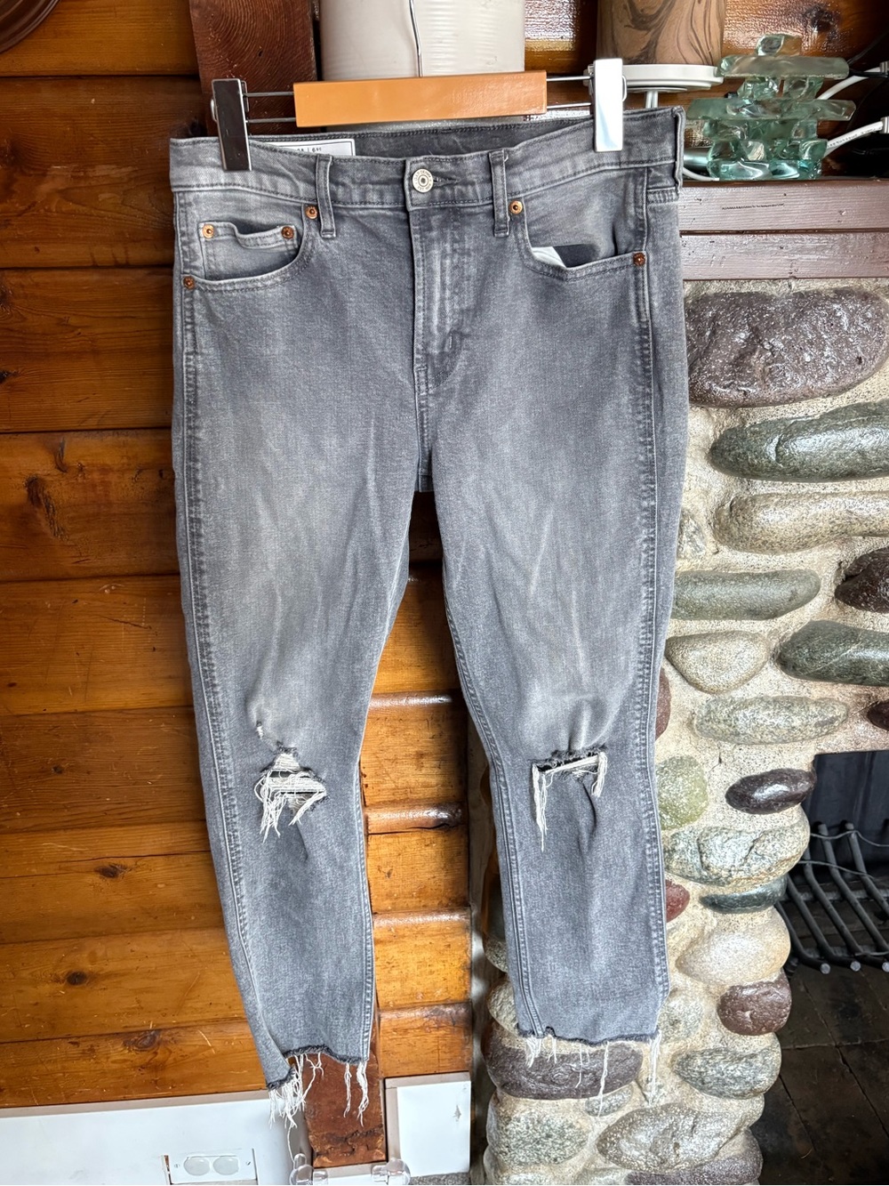 Gap Vintage Slim Mid Rise Jeans 28/6 Short Grey Distressed Raw Hem
